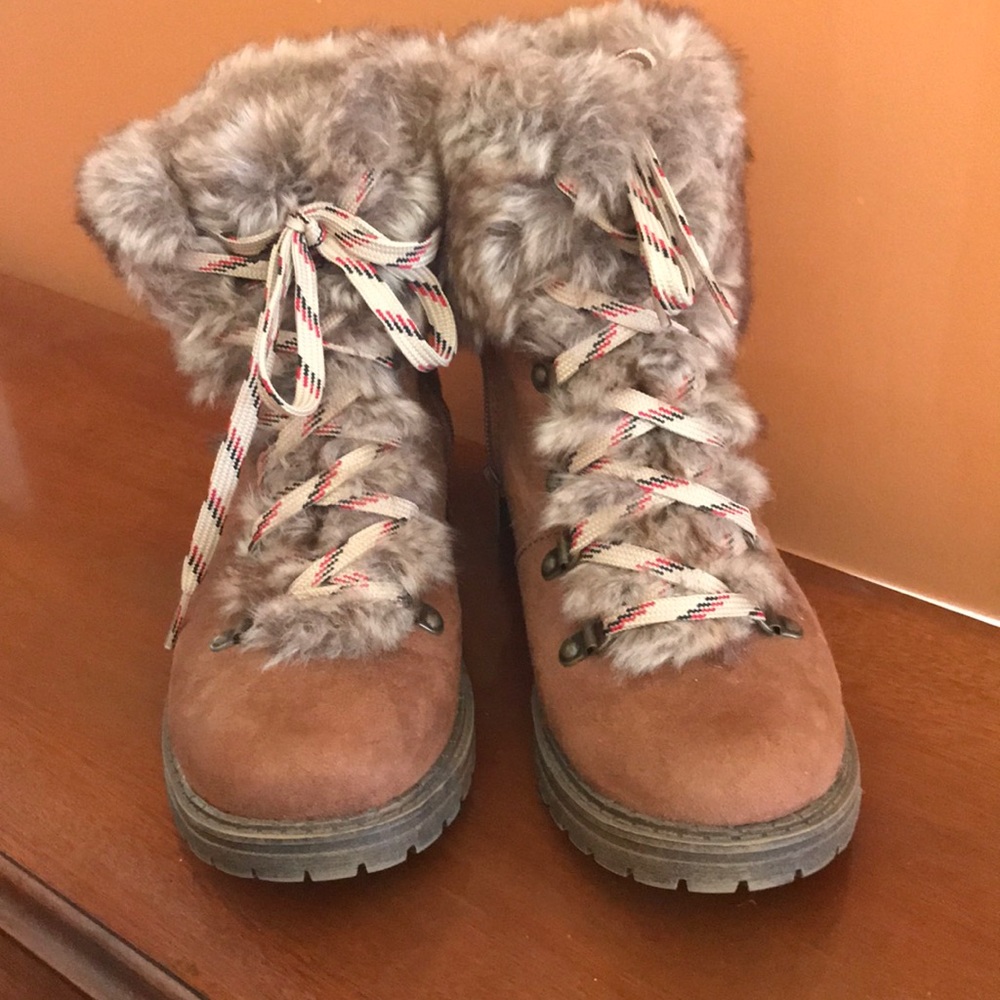 Boots universal thread like new
